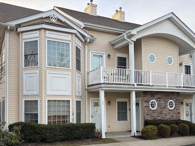 Apartment for sale in Plainview Apartment for sale in Plainview