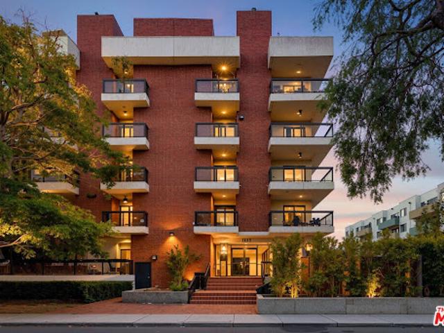 Apartment for sale in Santa Monica, California