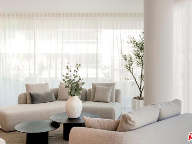 Apartment for sale in Beverly Hills, California