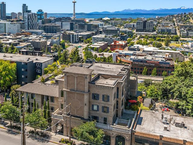 Apartment for sale in Seattle