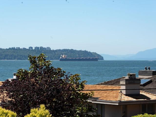 Apartment for sale in West Vancouver Apartment for sale in West Vancouver
