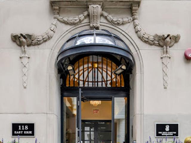 Apartment for sale in Chicago, Cook County