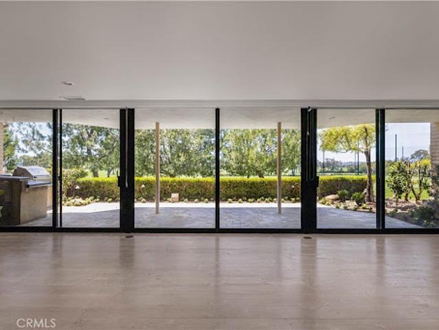 Apartment for sale in Corona Del Mar, California