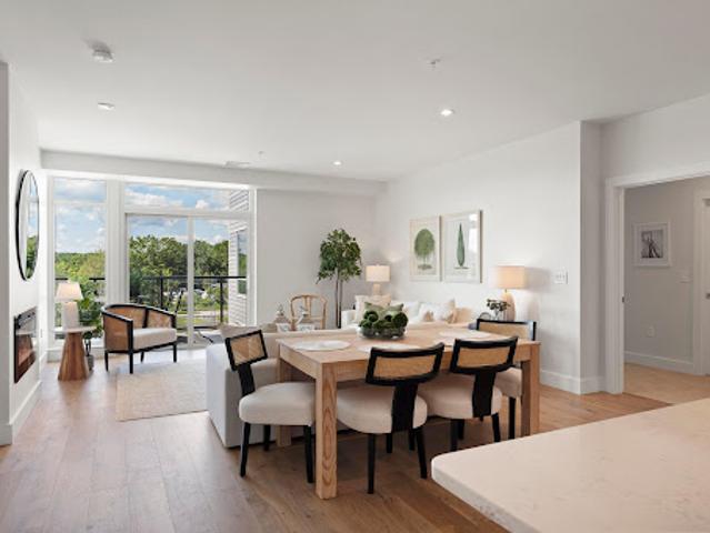 Apartment for sale in Falmouth, Maine