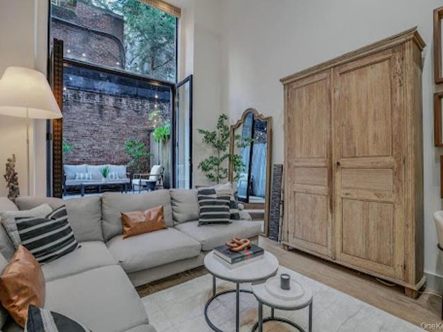 Apartment for sale in Arverne, New York