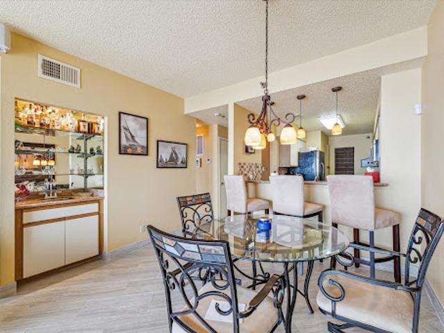 Apartment for sale in Galveston, Texas