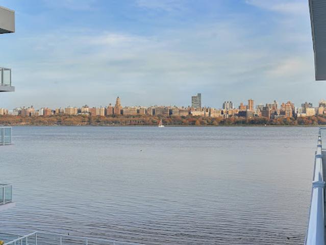 Apartment for sale in Edgewater Apartment for sale in Edgewater