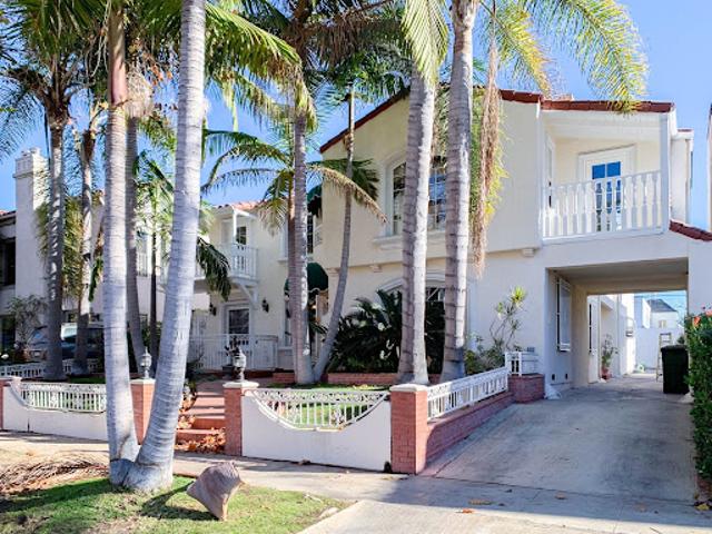 Apartment for sale in Los Angeles, California