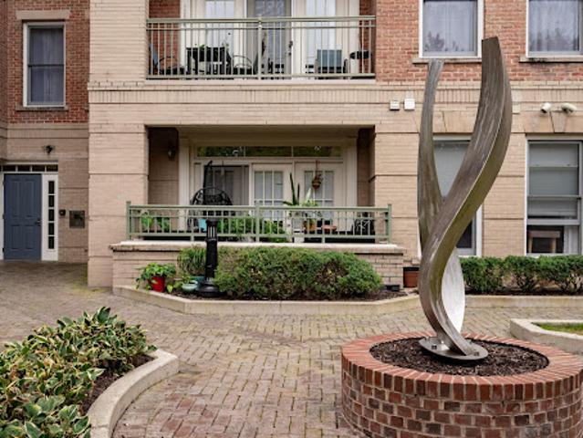 Apartment for sale in Alexandria, Virginia