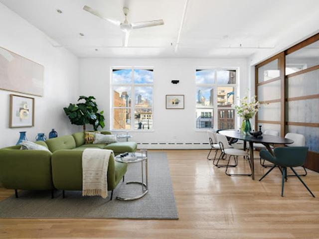 Apartment for sale in Arverne, New York