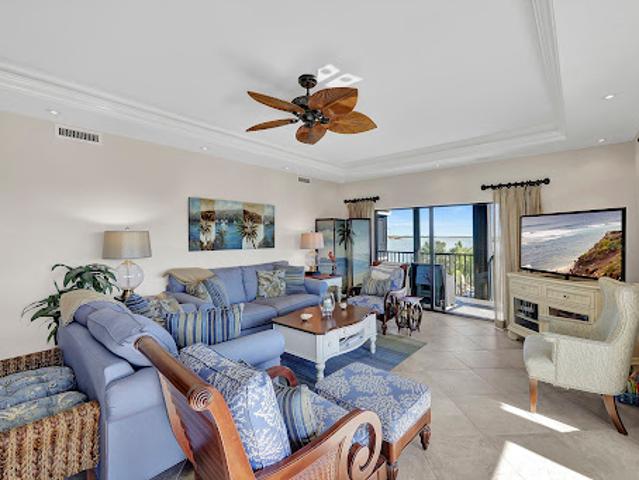 Apartment for sale in Marco Island, Collier County