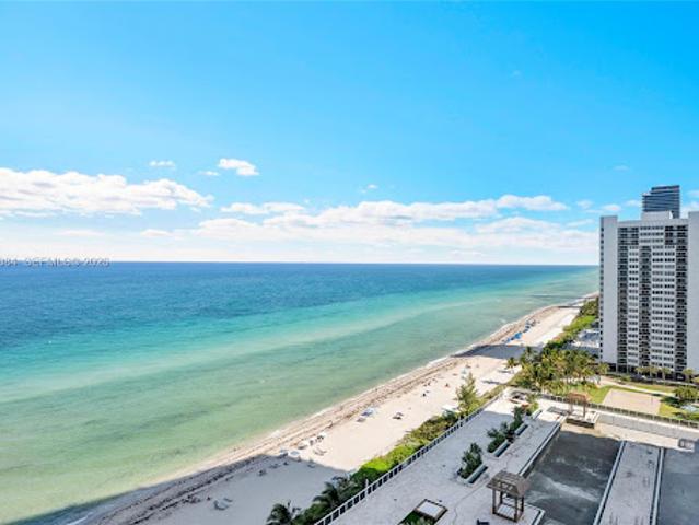 Apartment for sale in Hallandale, Florida