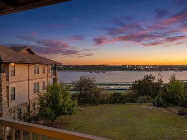 Apartment for sale in Jonestown, Texas