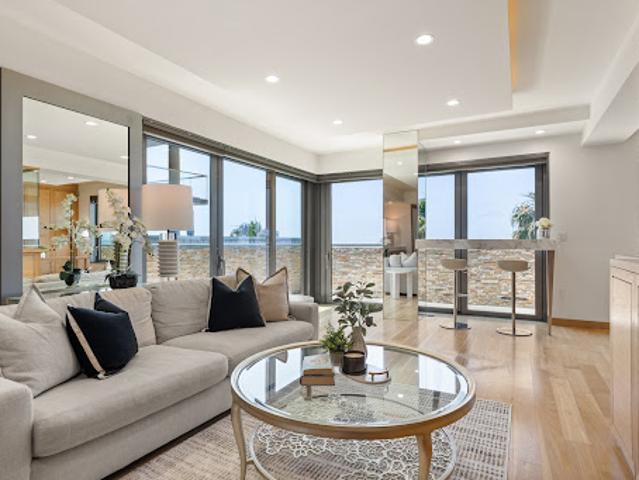 Apartment for sale in Santa Monica, California