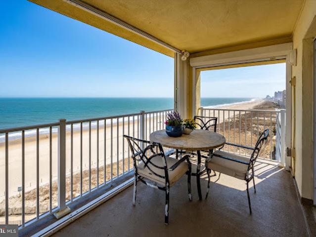 Apartment for sale in Ocean City, Worcester County