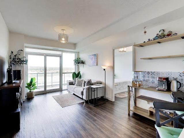 Apartment for sale in Burlington, Golden Horseshoe