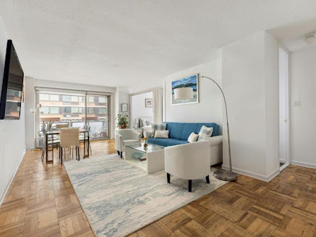 Apartment for sale in Queens, Arverne