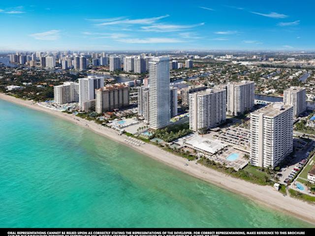 Apartment for sale in Hallandale, Florida