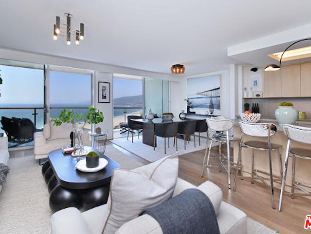 Apartment for sale in Santa Monica, California