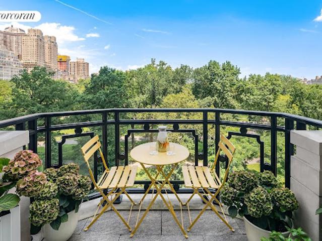 Apartment for sale in Arverne, New York