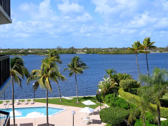 Apartment for sale in Palm Beach