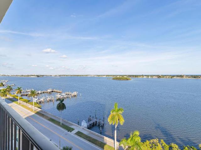 Apartment for sale in West Palm Beach, Florida