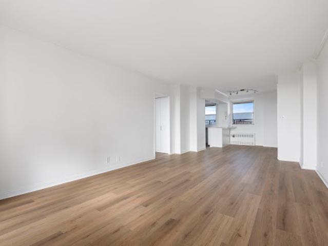 Apartment for sale in The Bronx, Arverne