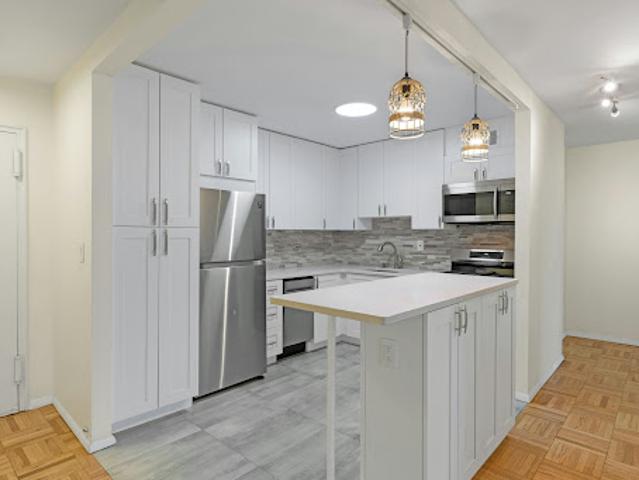 Apartment for sale in Fort Lee