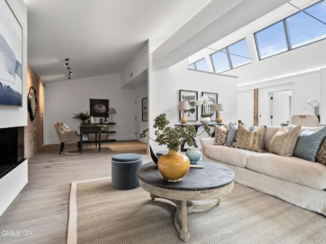 Apartment for sale in Westport