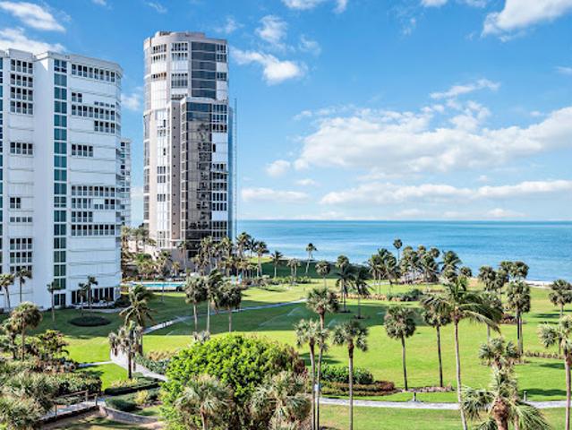 Apartment for sale in Naples, Florida