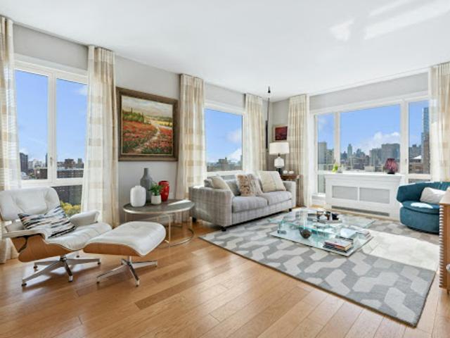 Apartment for sale in Arverne, New York