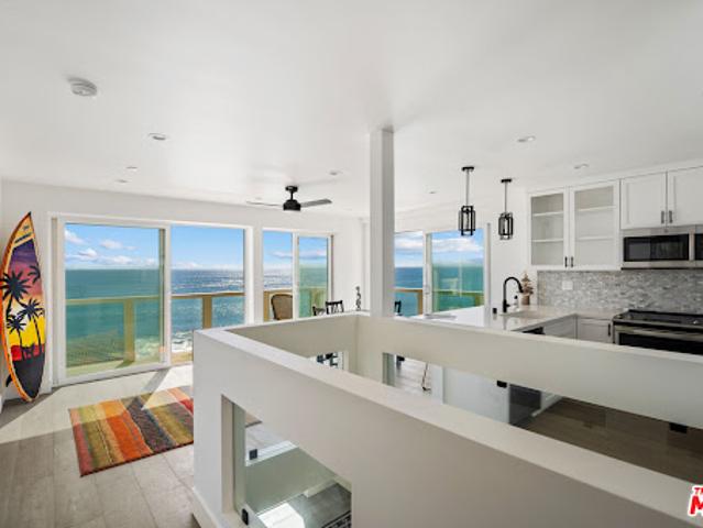 Apartment for sale in Malibu, California