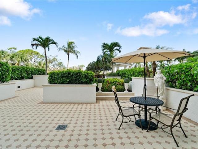 Apartment for sale in Naples