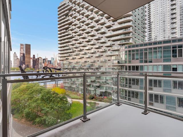 Apartment for sale in Arverne, New York