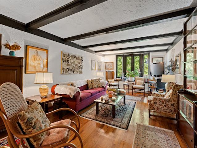 Apartment for sale in Glenwood, New York