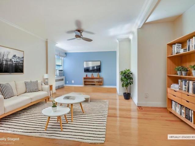 Apartment for sale in Queens, Arverne