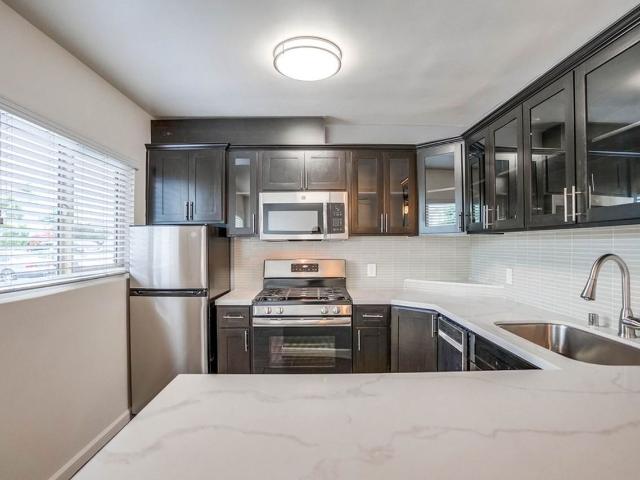 Apartment for rent in Canoga Park, California