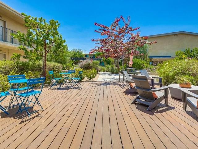 Apartment for rent in Canoga Park, California
