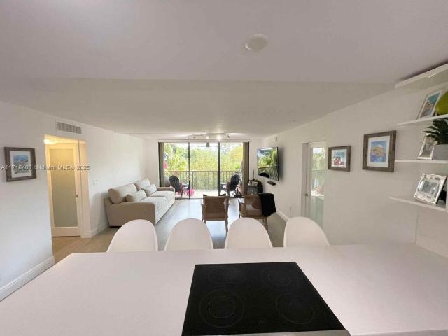 Apartment for rent in Key Biscayne, Florida