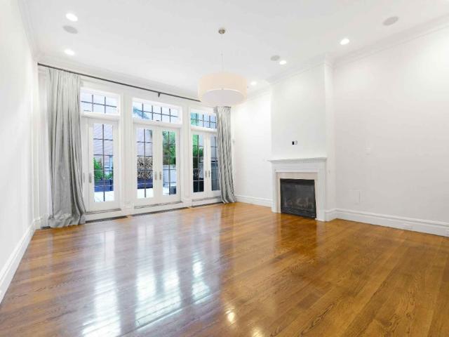 Apartment for rent in Arverne, New York