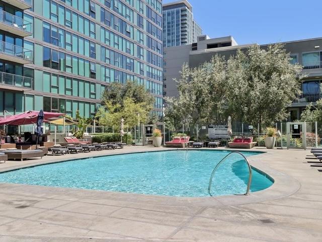 Apartment for rent in Canoga Park, California