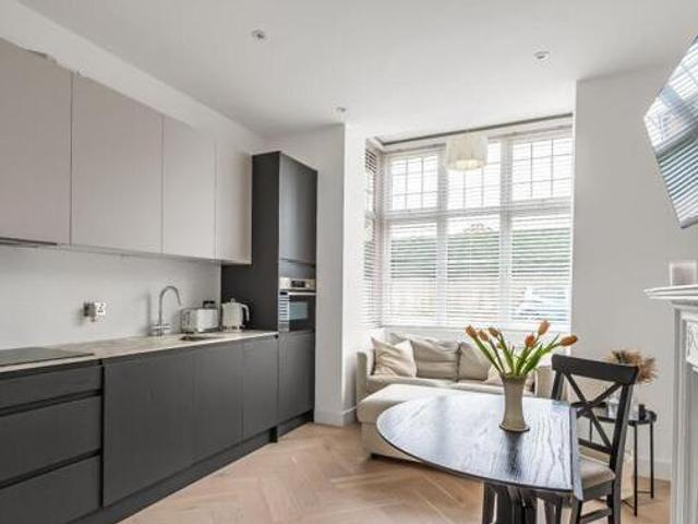 House for sale in The Butts, Kent