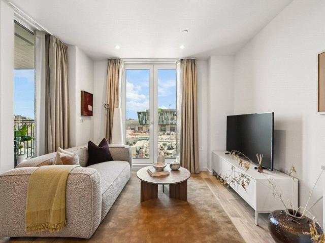 Studio for rent in London Borough of Lambeth, Greater London