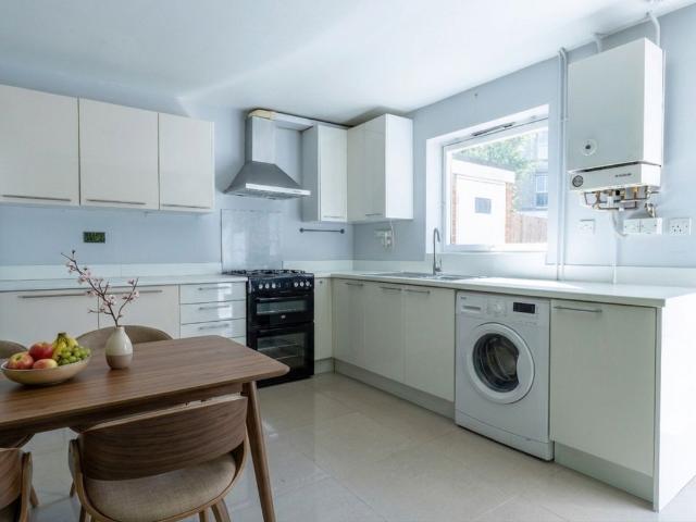 House for rent in London Borough of Hounslow, Spring Grove