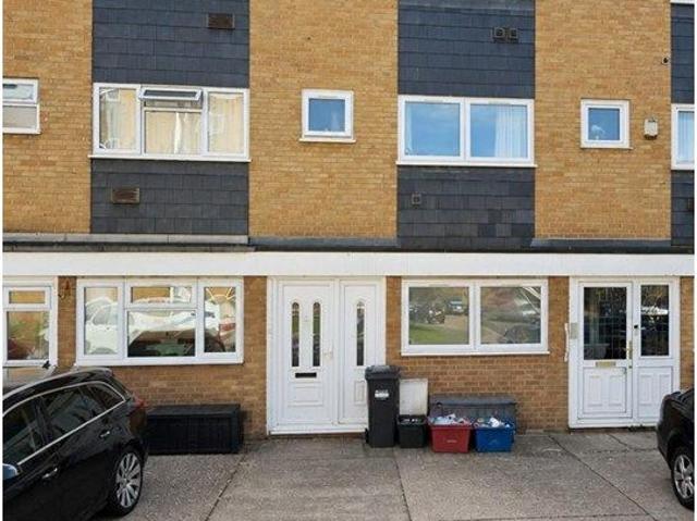 House for rent in London Borough of Hounslow, Greater London