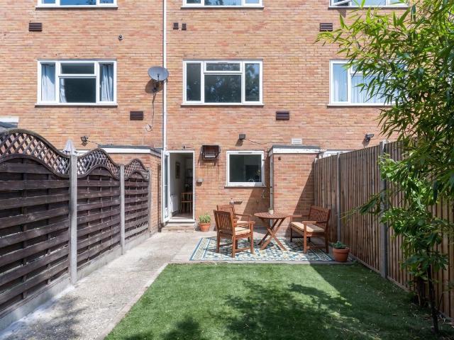 House for rent in London Borough of Hounslow, Greater London