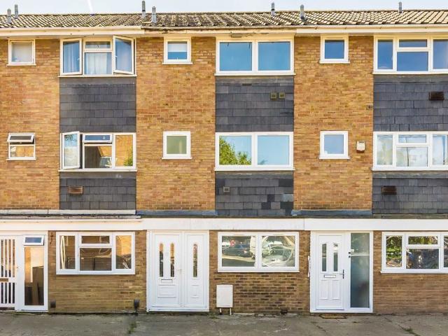 Apartment for rent in London Borough of Hounslow, Spring Grove