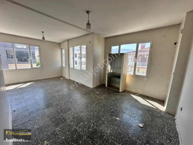 Tire, İzmir içerisinde kiralık mülk