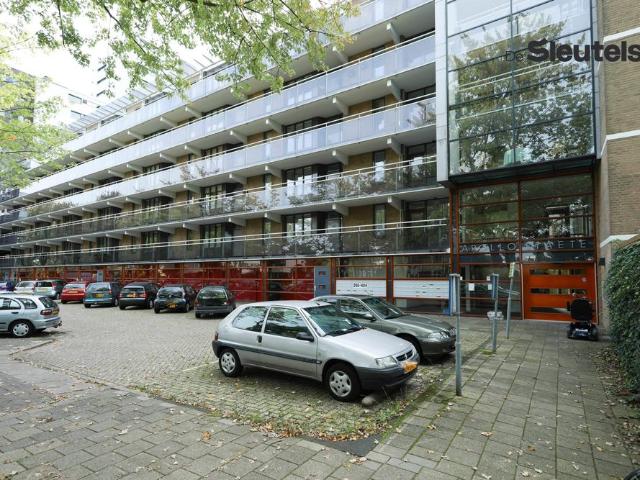 Appartement te huur in Fortuinwijk, Zuid Holland
