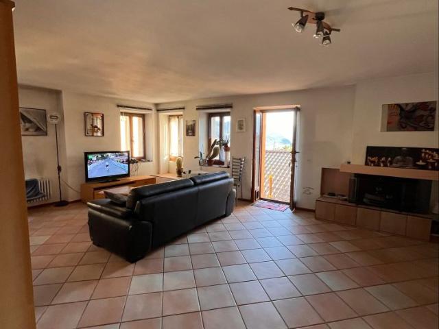Apartment mieten in Neggio, Distretto di Lugano
